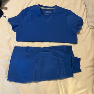 Fabletics scrub set